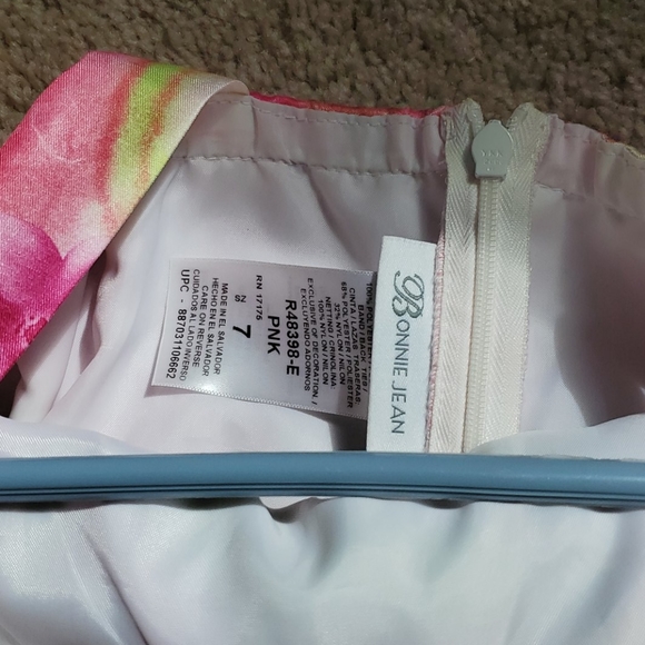 Dress - Picture 3 of 3